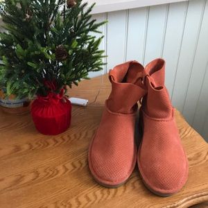 UGG Unlined MiNi perforated Leather boot✨